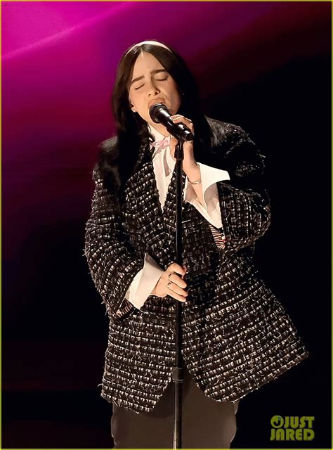 billie eilish oscars performance.